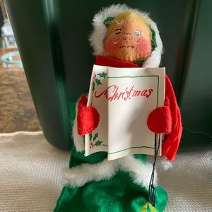 Annalee Christmas caroler